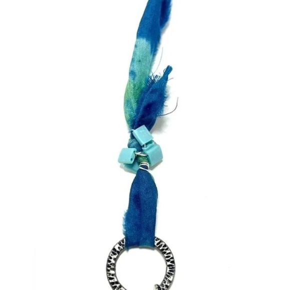 Artisan made Necklace with Sari Fabric, Pewter and Czech Glass - Picture 3 of 4